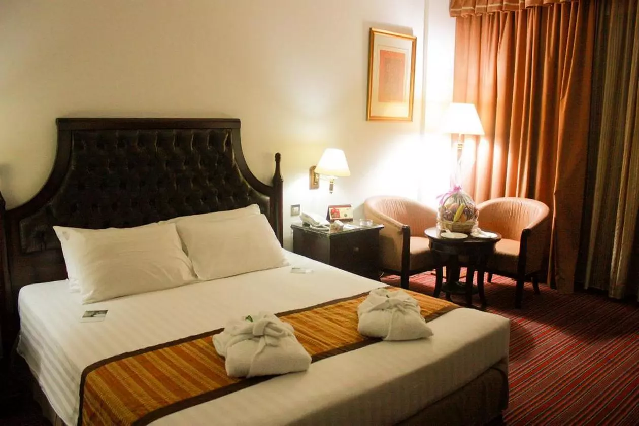 MYFAIR_SHABAVIZ (14).jpg